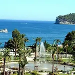 Avlu Kemer