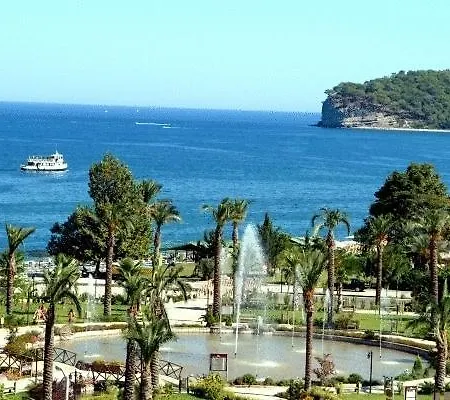 Avlu Kemer